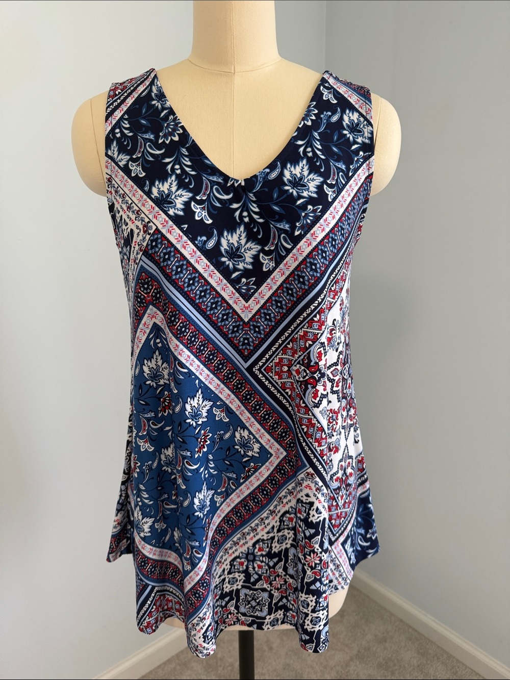 Westport Sleeveless Navy Blue Printed V-Neck Women's Top SZS